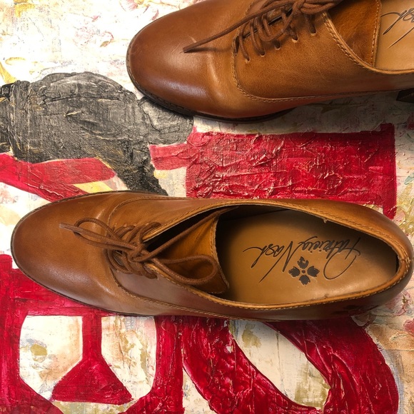 Patricia Nash Lace Up Leather Heeled Shoe / size 10 / color Camel - Picture 9 of 11